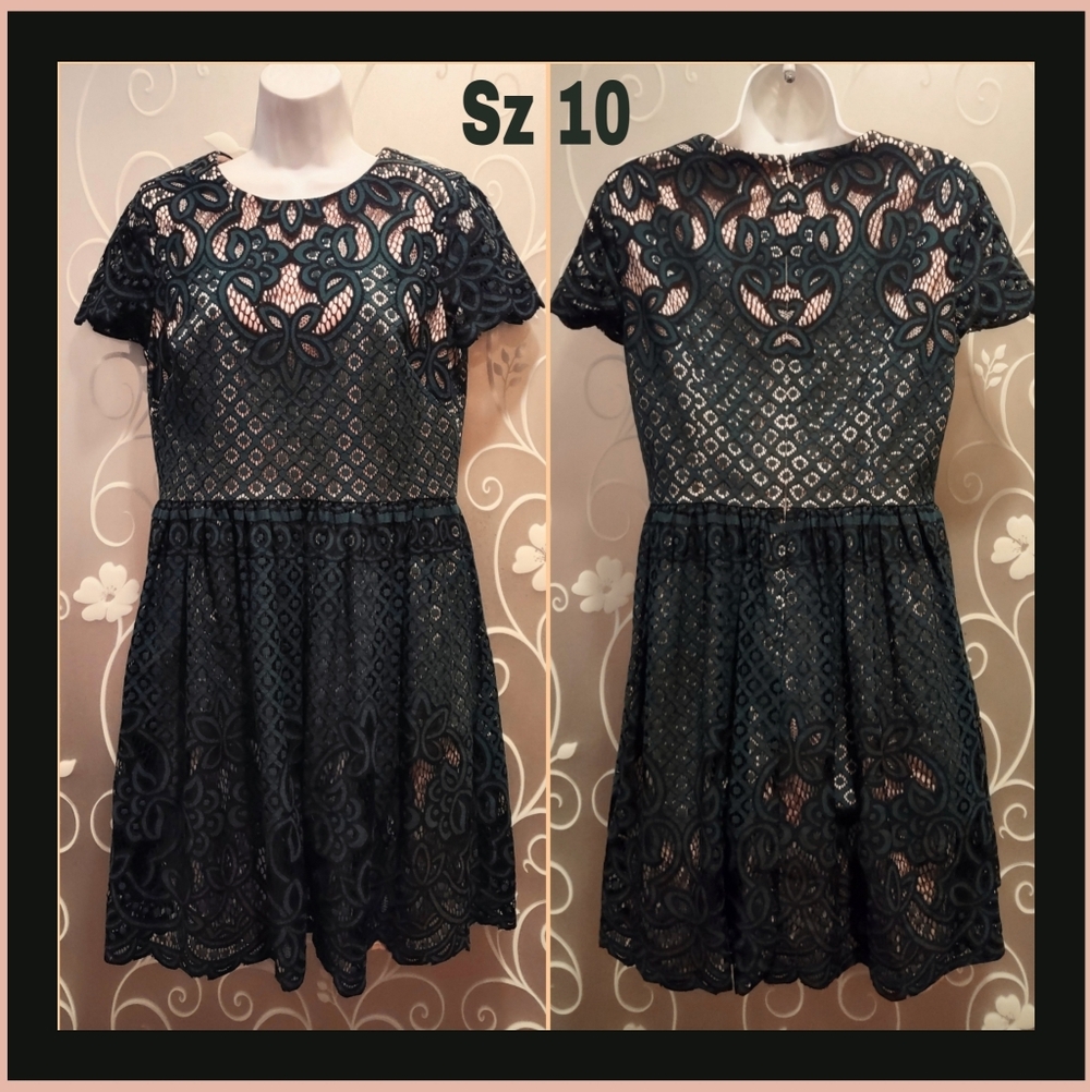 WOMENS LACEY FLORAL DRESS SIZE 10